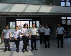 <b>山西省民營(yíng)經(jīng)濟(jì)發(fā)展局樊偉強(qiáng)局長(zhǎng)、運(yùn)城經(jīng)濟(jì)技術(shù)開(kāi)發(fā)區(qū)副主任魯若鵬一行蒞臨</b>